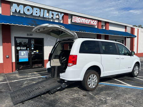 2018 Dodge Grand Caravan Wheelchair Van