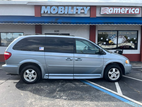 2006 Dodge Grand Caravan Wheelchair Van