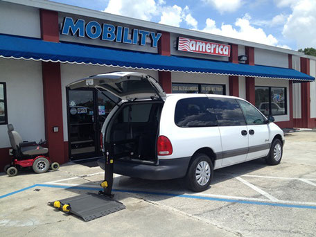 1998 Chrysler Voyager With Rear Ramp Lift