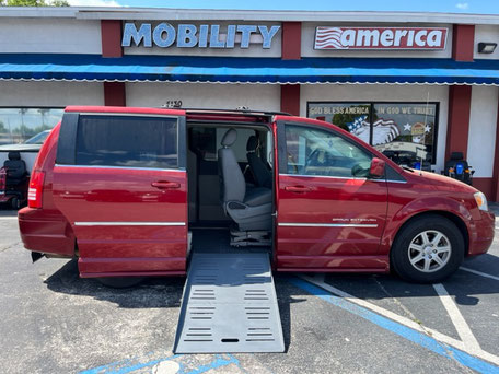 2010 Chrysler Wheelchair Vans