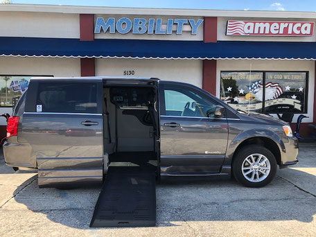 2018 Dodge Grand Caravan Wheelchair Van