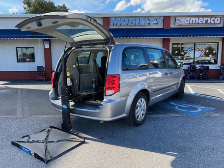 2016 Dodge Grand Caravan Wheelchair Van