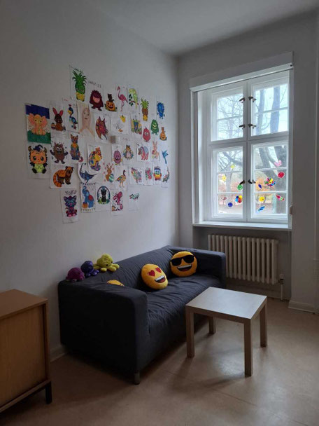 Sitzbereich im Schulsozialarbeitsraum