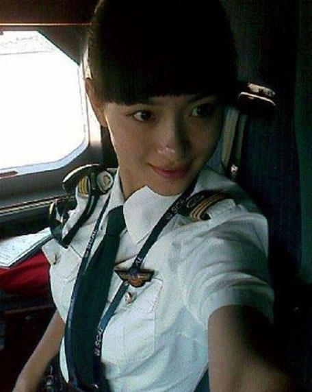 WANG ZHIQIAN PREMIERE FEMME CHINOISE PILOTE D'UN AIRBUS