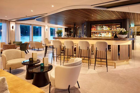 Panorama-Bar auf der AMADEUS Riva 2025