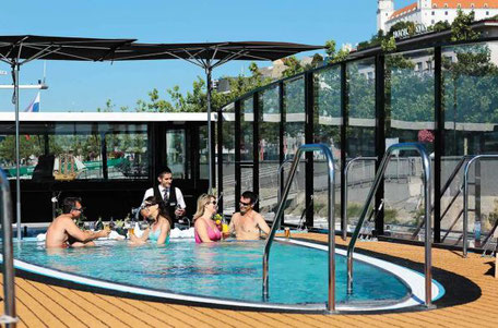 Swim Up Bar und Pool auf dem Flusskreuzfahrtschiff 2025