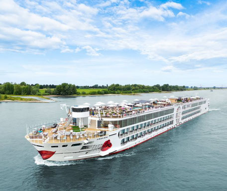 Flusskreuzfahrtschiff A-ROSA SENA auf der nördlichen Rheinroute 2025
