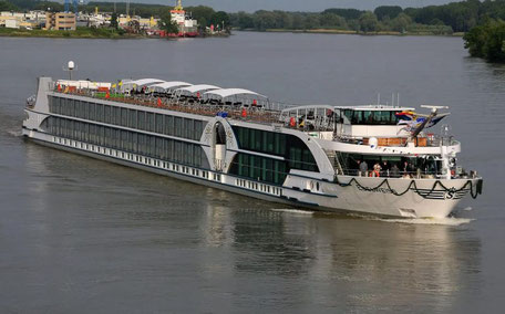 Flusskreuzfahrtschiff MS Edelweiss auf der Mosel 2025