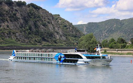 VIVA TIARA auf dem Rhein 2025