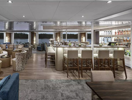 Panorama-Bar auf der AMADEUS Queen 2025