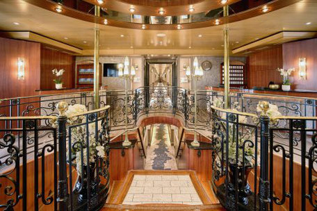 Lobby auf der MS VIVA RUBY 2025