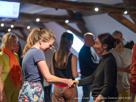 Yoga du rire - Festival HOPE 2025 - Photo Laurent Vivier