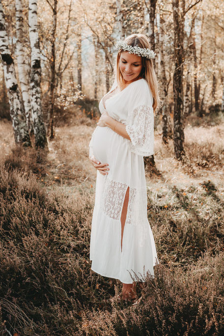 Weißes Kleid mit Spitze für Fotoshooting