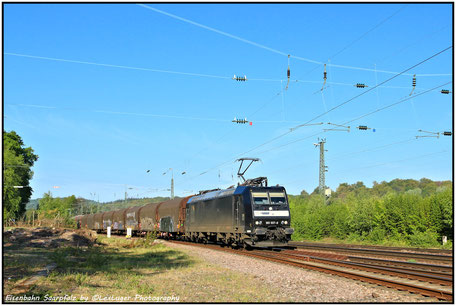 MRCE 185 557-6 mit einem Güterzug in St.Ingbert, 27.04.2020 