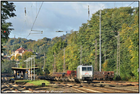 TXL 185 539-4 mit einem leerem KLV Zug in Dudweiler, 03.10.2017 