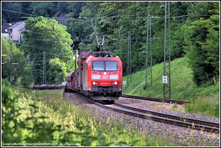 DB 185 019-7 mit einem Güterzug in Scheidt (Saar), 04.06.2016