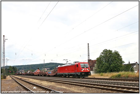 DB 187 125-0 mit einem Knüppelzug in Dudweiler, 05.07.2018 