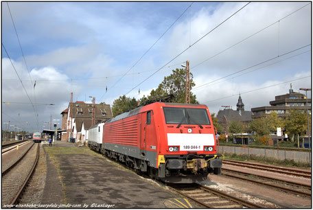 DB 189 044-1 und 189 823-8 abgestellt in Dillingen, 01.10.2017  