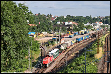 DB 294 779-4 rangiert am Containerterminal in Saarbrücken, 09.07.2021 