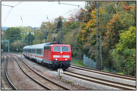 DB 181 218-9 mit einem InterCity nach Frankfurt in Saarbrücken Ost, 18.10.2015 