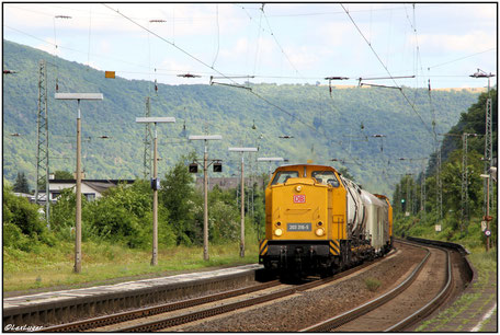 DB Netz 203 316-5 und 203 301-7 mit einem Unkrautspritzzug in Oberwesel, 29.07.2016 