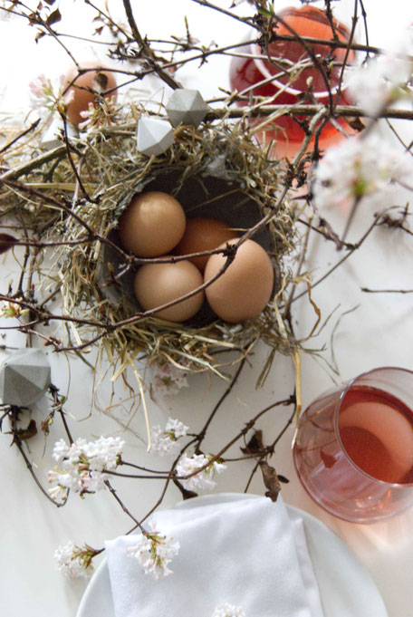 Easter Table Decor Inspiration With Modern Concrete And Soft Pastel Blossoms