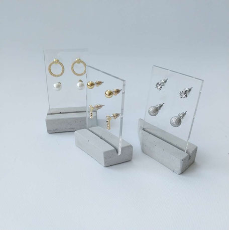 Concrete Earring Card Stand 'Big Cathy' by PASiNGA