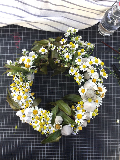 Modern Summer wreath tutorial by PASiNGA