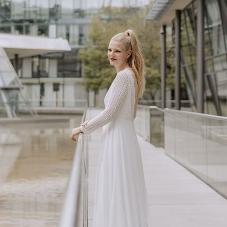  Brautkleid mit langen Ärmeln aus Spitze - elementar