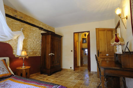 Chambre d'hôtes de charme 1001 Nuits à La Lysiane après rénovation.