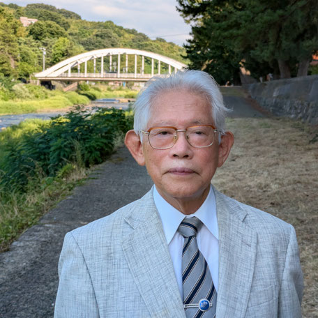自宅に近い浅野川左岸に佇む藏角会長