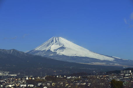 当施設屋上からの富士山