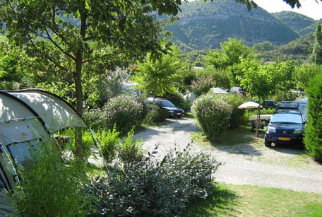  emplacements du camping la vallée bleue à sahune