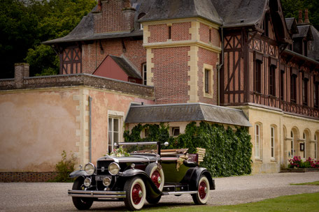 Photographe de mariage, Mathilde Meunier, voiture ancienne à Cholet et à Nantes.