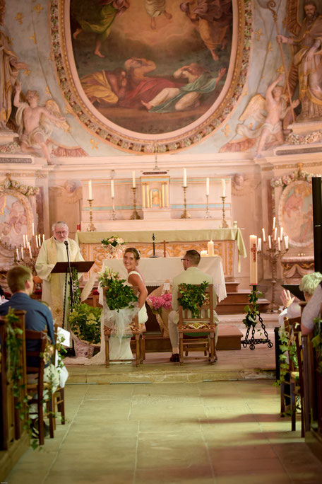 Mathilde Meunier photographe de mariage à Argentan, Orne, église.