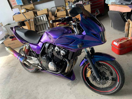 カスタムペイントバイク旧車,カメレオンカラー塗装,ファイヤーパターン、マジョーラ塗装