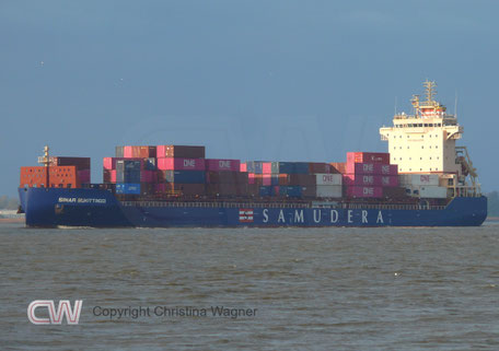 Containerschiff SINAR BUKITTINGGI, IMO 9942299, Samudera Ships