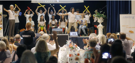 Percussion-Show Diesterweg-Kinder der 2. Generation (Foto: Georg-Foto Offenbach)