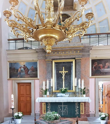 St Bartholomäus Kirche in Oberdachstetten, innen, Blick auf Altar