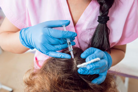 Christel Nau, Heilpraktikerin und Expertin bei Haarausfall setzt zur optimalen Behandlung von Haarausfall PRP-Behandlungen und Mesotherapie ein