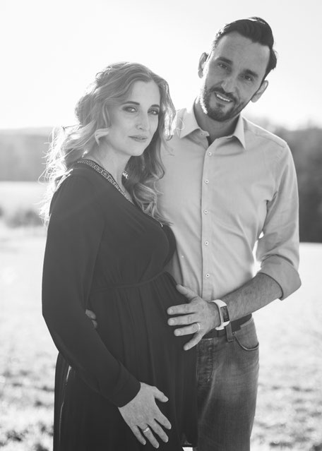 Fotografie Corinna Mamok, Babybauchbilder Saarland, natürliche Babybauchfotos Saarlouis