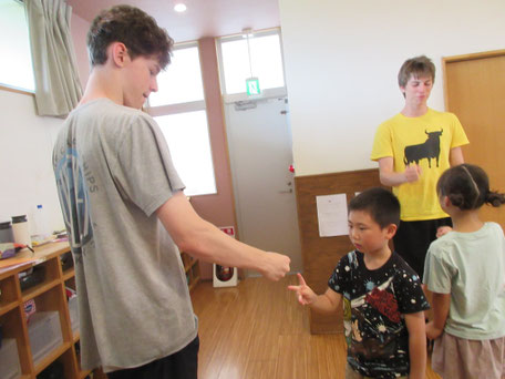 「えいごでジャンケンをしたよ」