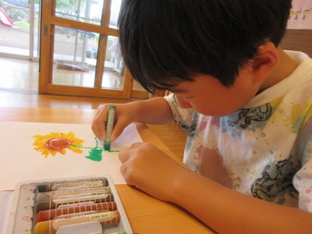 「はっぱは こんなかたちかな？」