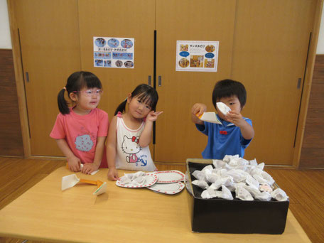 「餃子屋さん！まもなく開店です！」