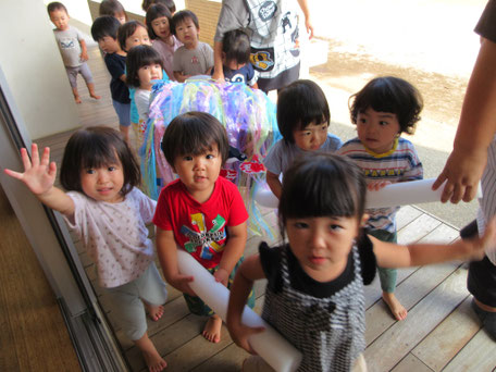 「わっしょい！わっしょい！」（おみこし）