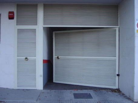puerta cancela barcelona