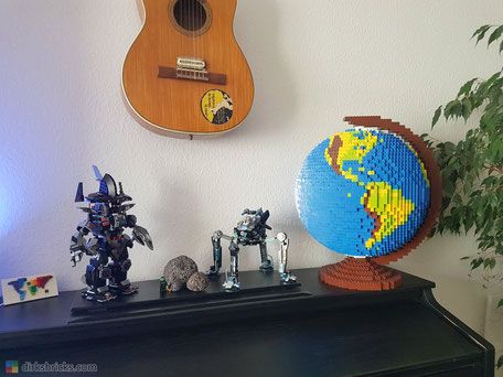 Dirks LEGO® Globe at home