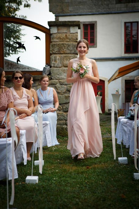 Hochzeitsfotograf Dresden, Hochzeit im Jugendgästehaus Liebethal, freie Trauung im Jugendgästehaus Liebethal, Hochzeitsfotos Jugendgästehaus Liebethal