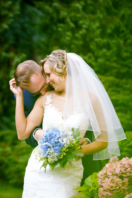 Hochzeit im Barockschloss Rammenau, Hochzeit in Rammenau, Hochzeitsfotograf Dresden, Hochzeitsfotos Dresden, Hochzeitsfotos Rammenau, Schloss Rammenau, Spiegelsaal Schloss Rammenau