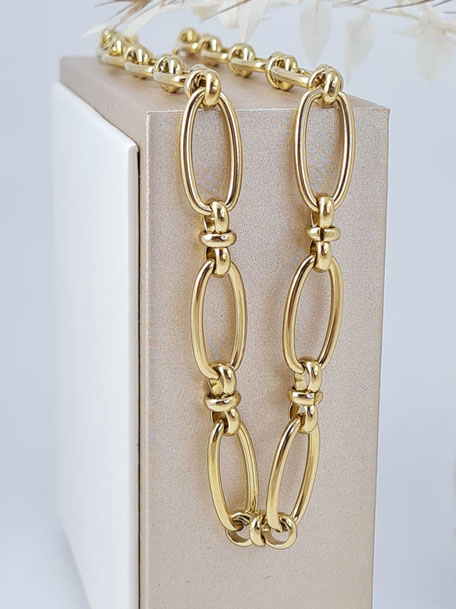 Grossgliedrige moderne und trendige Chunky Chain Halskette aus Edelstahl 14 Karat vergoldet. 